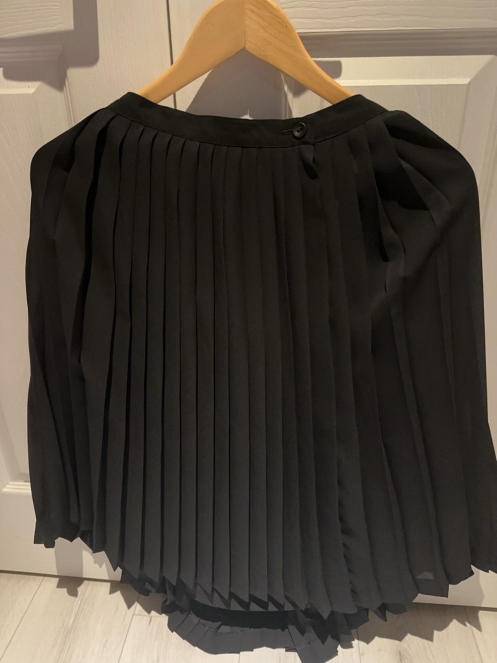 By Jeremy Scott, Black pleated skirt from Braemar